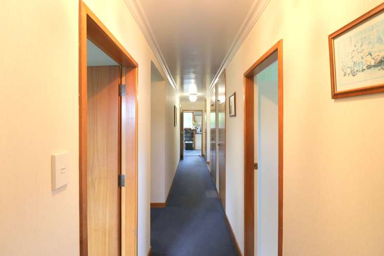 215 Findlay Road Ascot_21