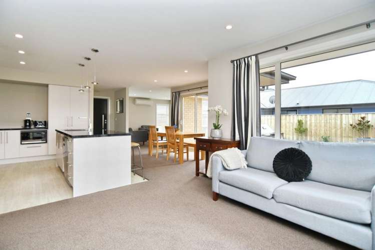 12 Bonecrusher Street Lincoln_22