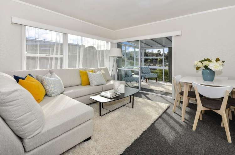 2/12 Downing Street Glenfield_2