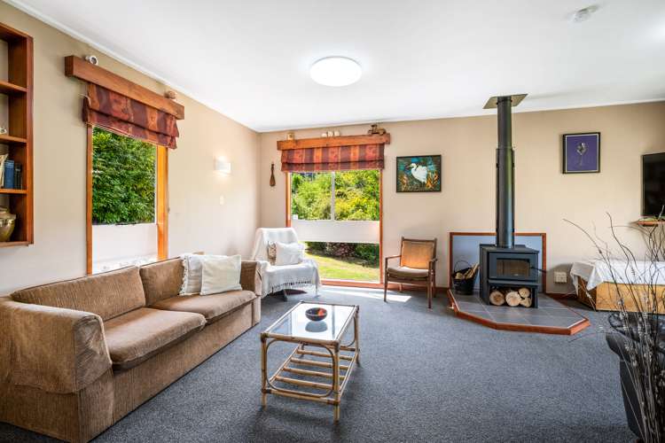 41 Village Loop Road Waipori Falls_5