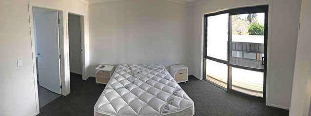 2/572 Grey Street Hamilton East_3