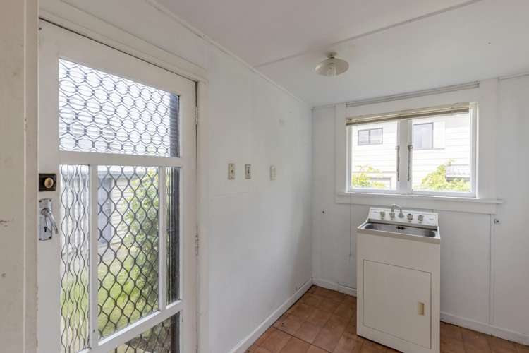 2/47 Wheretia Street Lake Taupo_11