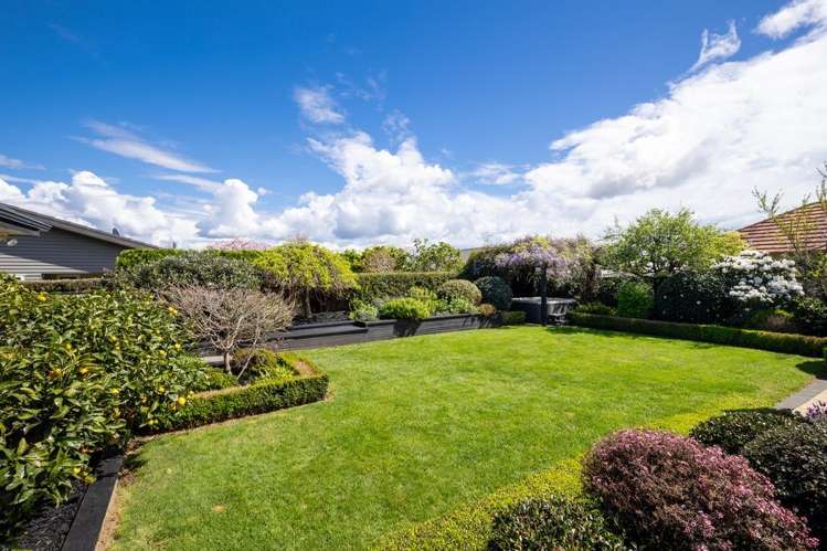 2 Aratia Way Richmond_1