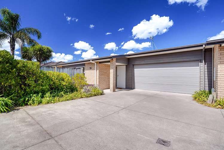 30 & 30A Sirius Crescent Rototuna North_2