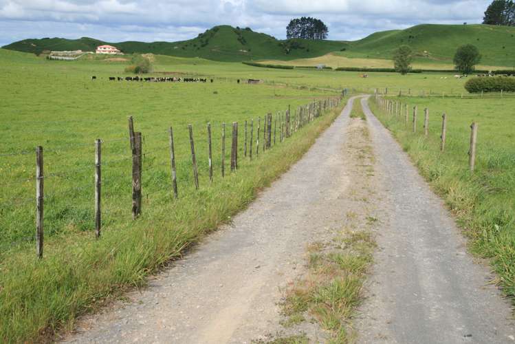 775 Bird Road Stratford_10