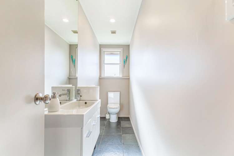 75 Titirangi Road New Lynn_12