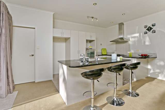 14 Greenbough Lane Greenhithe_3