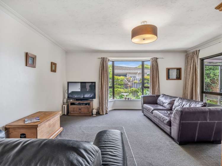 2/56 Aorangi Road Bryndwr_14