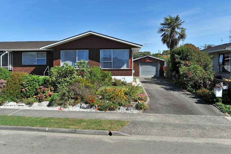 2/5 Exeter Street Stoke_0