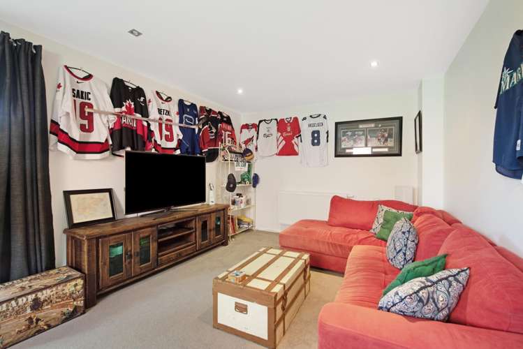 35 Saddleback Grove Karori_23