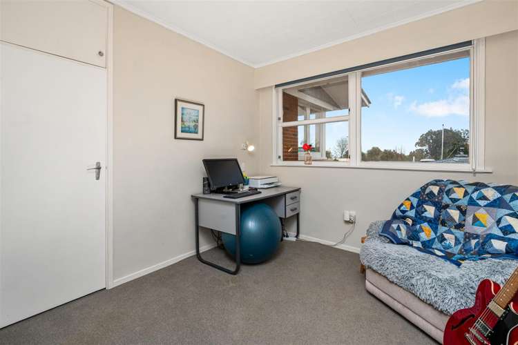 8 Day Place Springfield_13