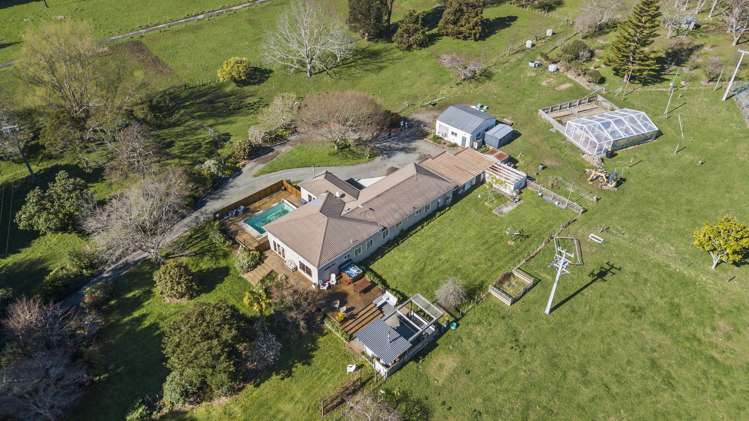 70 Colletts Road Mangaroa_39