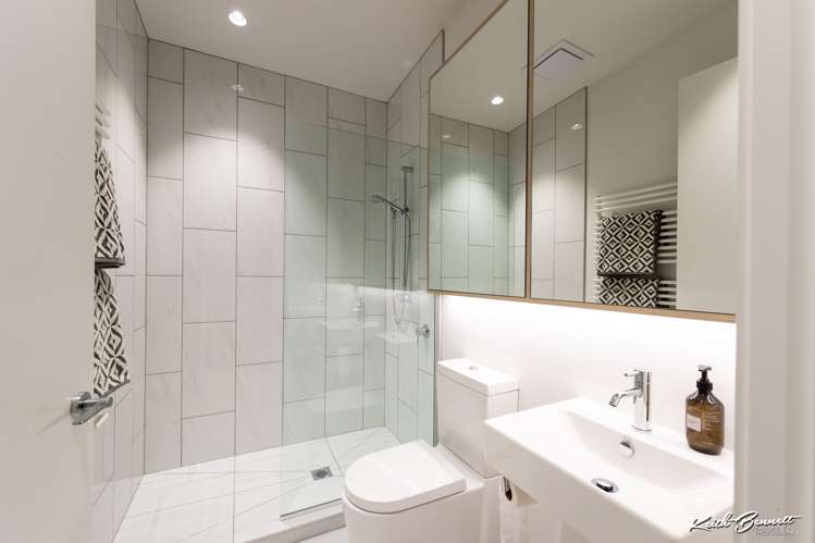 5 Jean Caldwell Way Island Bay_11