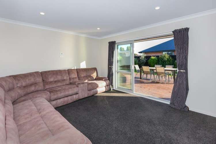 6 Dundee Close Darfield_9