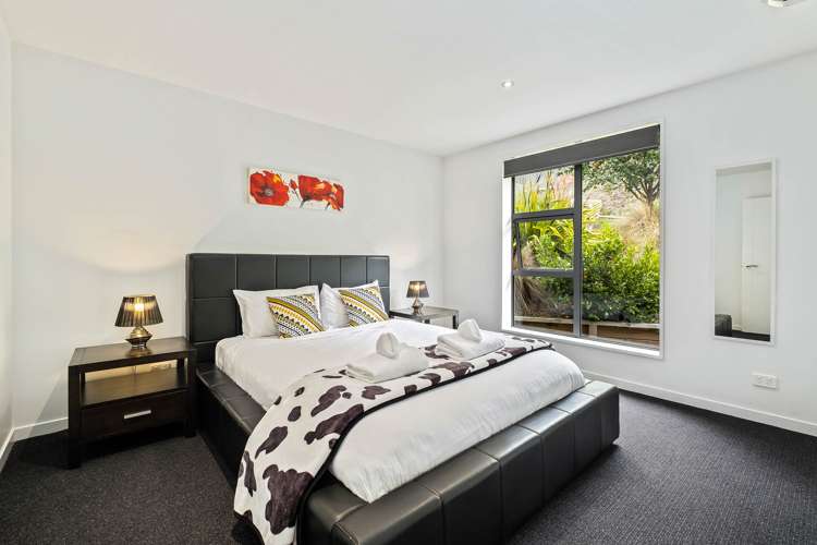 3 Saint Peters Place Queenstown_11