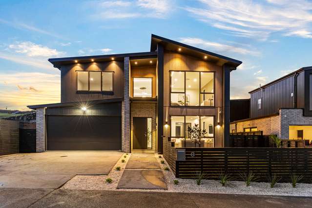 Stunning Coastal Living with Three Ensuites