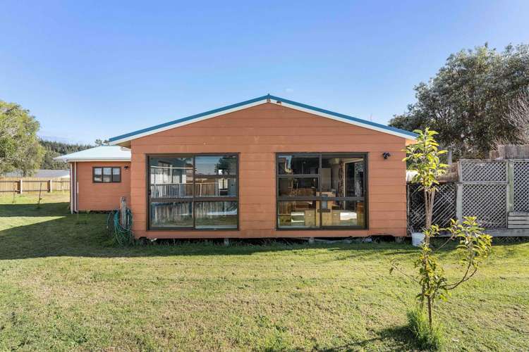 143 Lorraine Place Whangamatā_17