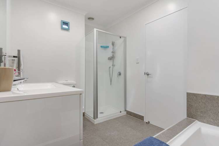 22 Soaring Bird Drive Takanini_13