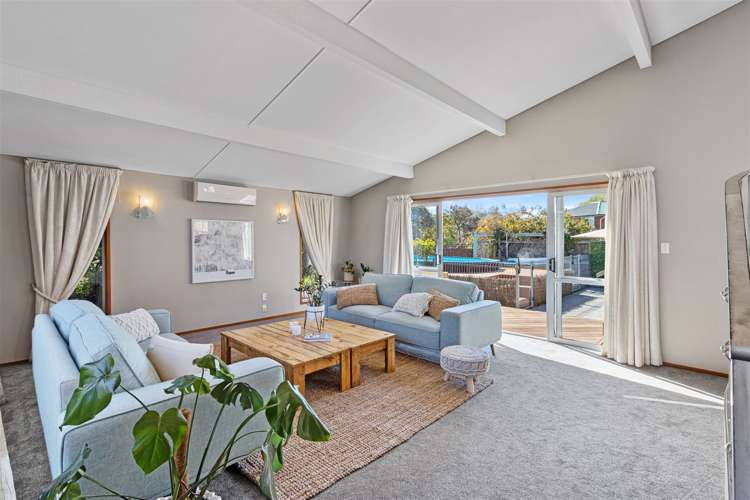 28 Yellowstone Crescent Burwood_6