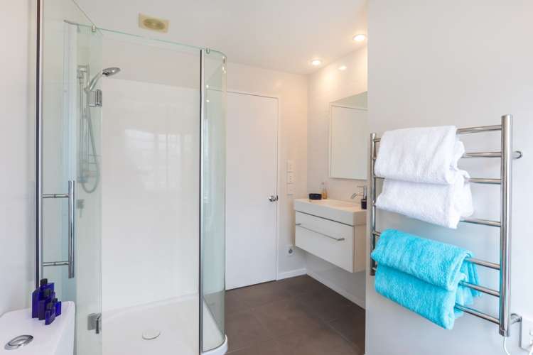 74 Office Road Merivale_24