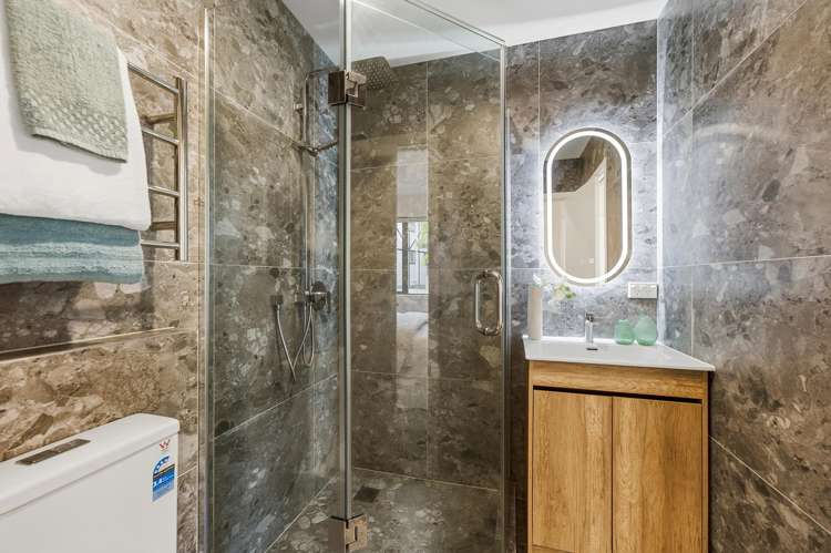 2/19 Trias Road Totara Vale_19