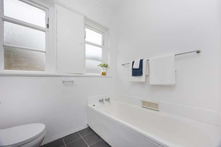 34 Rainforth Street Roslyn_16