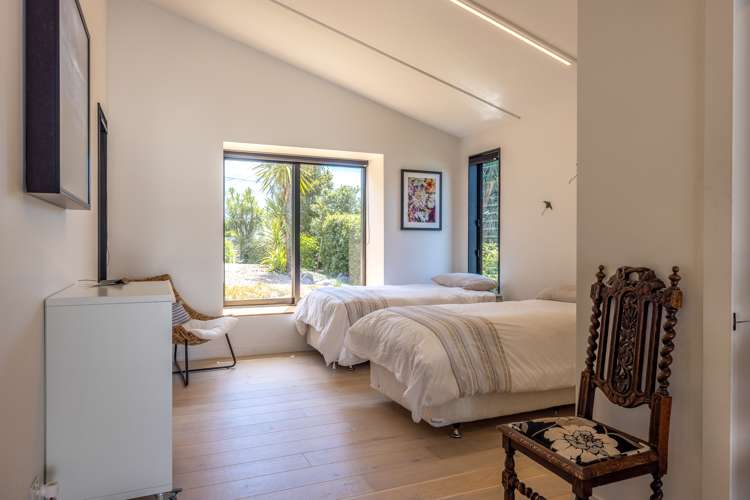 70 Queens Drive Oneroa_11