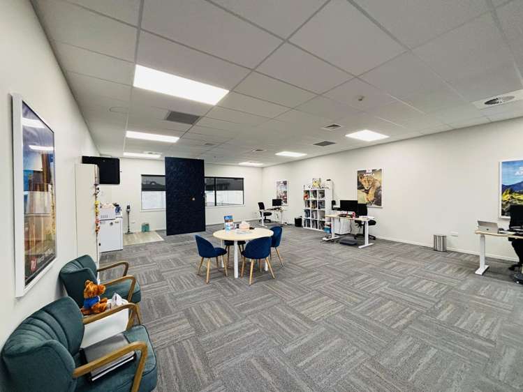 8 Vernon Drive Lincoln_1