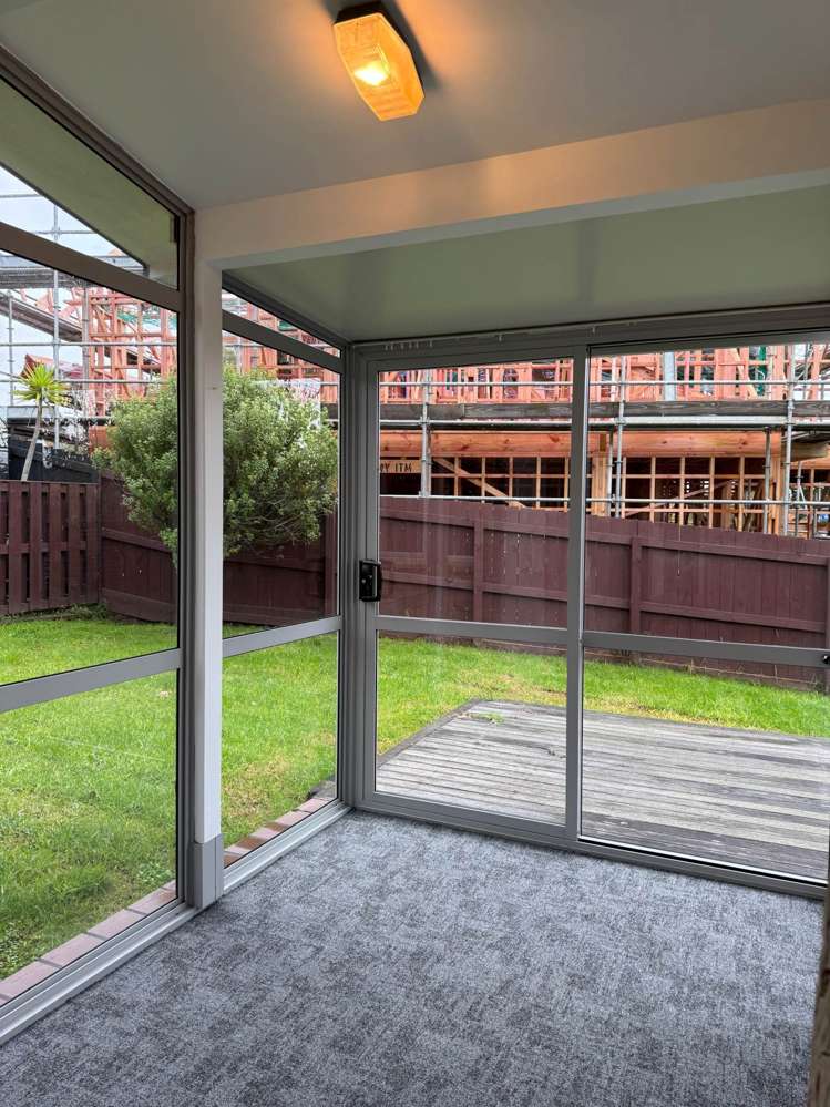 1/16 Burch Street Mount Albert_2