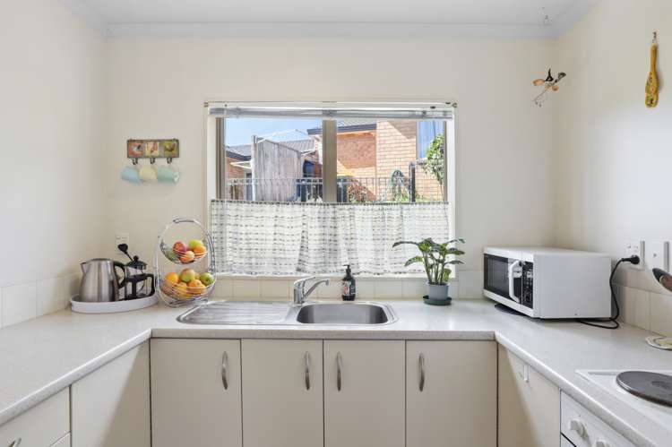 10/15 Hastie Avenue Mangere Bridge_5