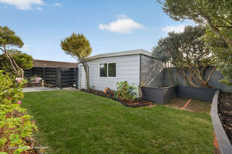 2/146 Beach Road North New Brighton_24