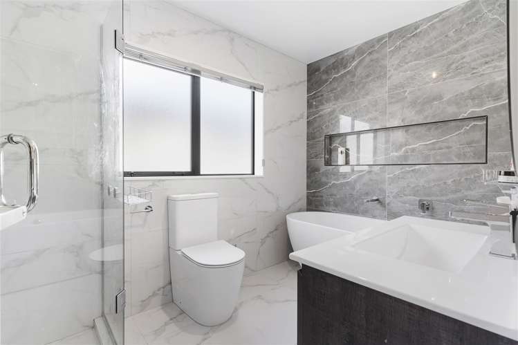 7 Heavenly Way Flat Bush_11