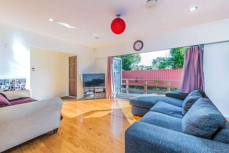 9 Queen Mary Avenue New Lynn_1