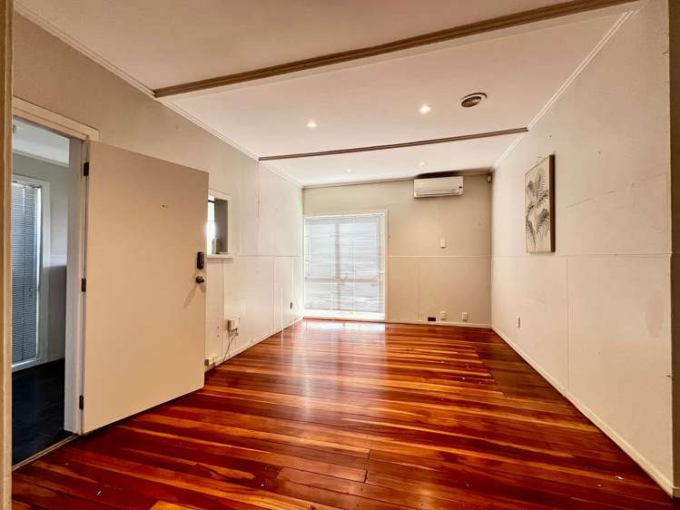 73 West Coast Road Glen Eden_9