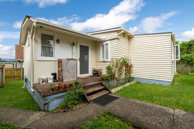 6 8 & 8A Huxley Place_10