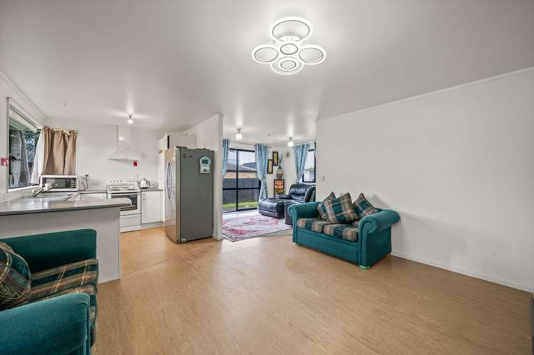 29 Woodbank Drive Glen Eden_7