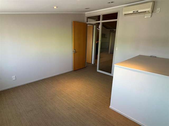 Unit 1, 15 Lake Road Frankton_2