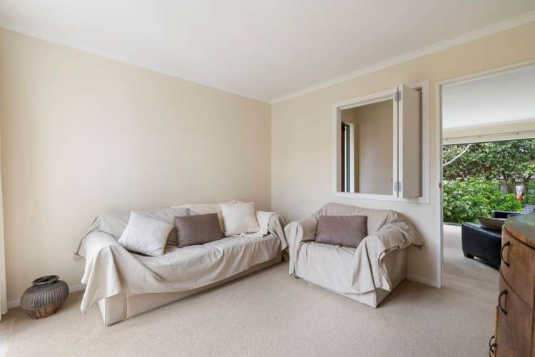 6 Parkwood Crescent Gulf Harbour_11