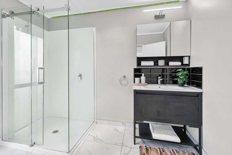2 Bronte Place Owhata_17