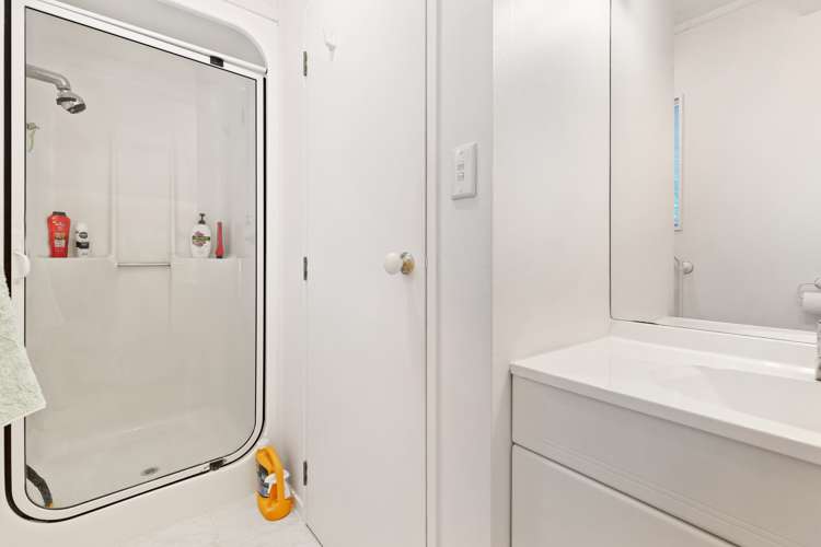 27 Woodfern Crescent Titirangi_15