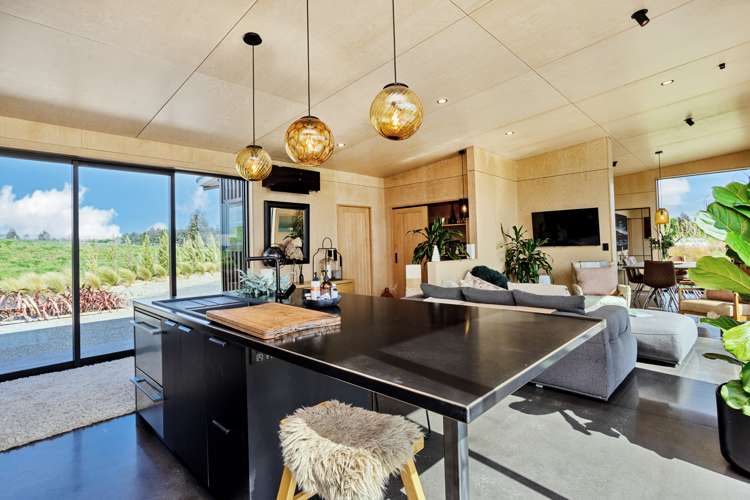 68 Sunrise Drive Seaward Bush_9