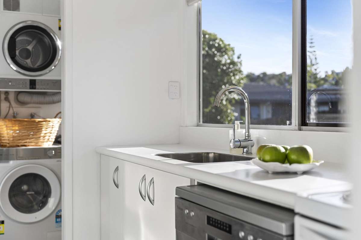 2/63 John Downs Drive_1