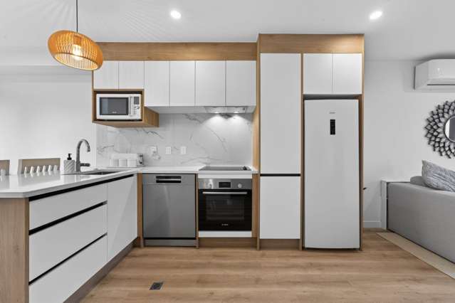 3 Bedrooms + Flexi Room & Views