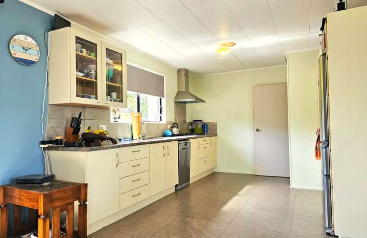 10 Waianga Place Omapere_15