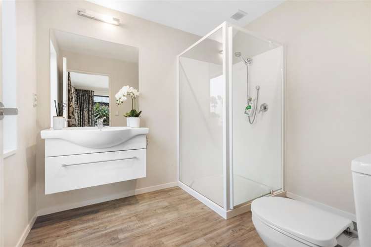 6 Hovingham Court Jacks Point_11