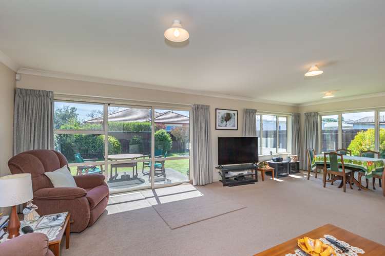 97 Queen Street West Levin_6