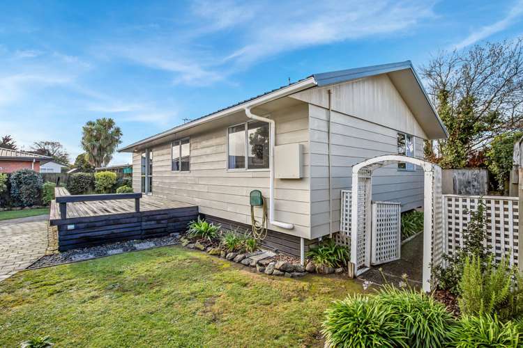 82 Gilberthorpes Road Hei Hei_16