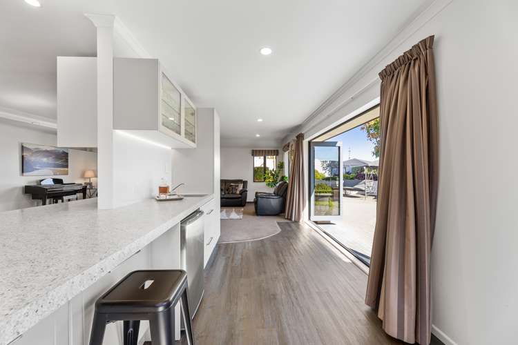 6 Robalan Place Redwoodtown_9