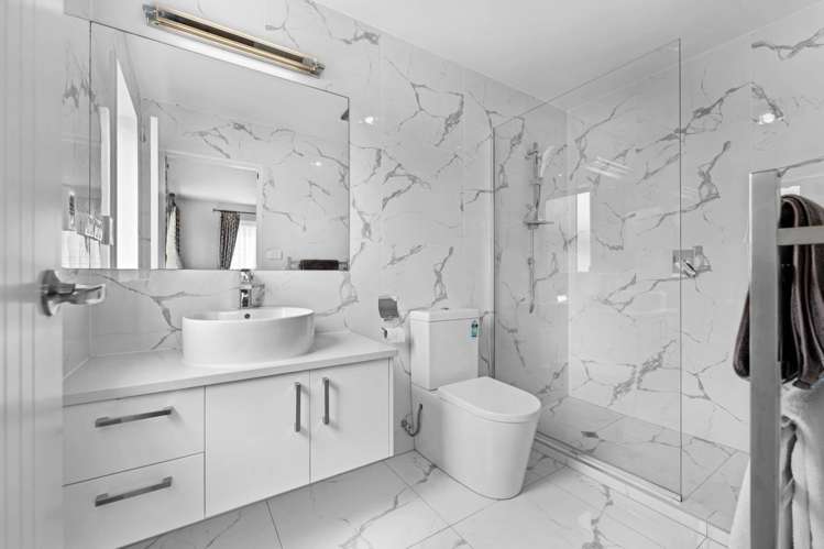 6 Barnesmore Road Flat Bush_21