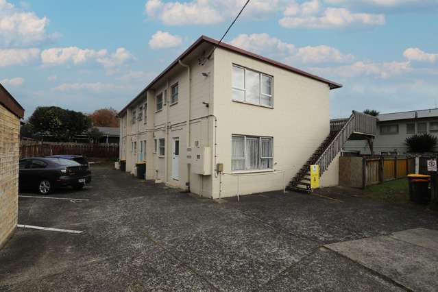 Flat 2/53 Albert Street Hamilton East_2